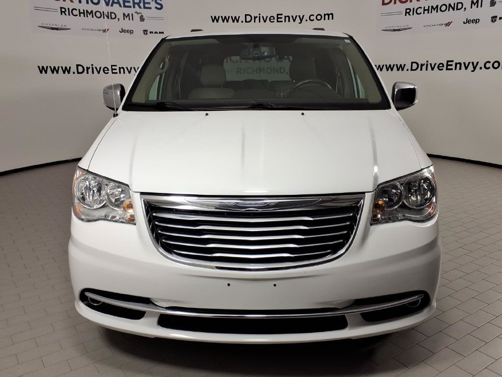 Used 2015 Chrysler Town & Country Touring-L with VIN 2C4RC1CG6FR578180 for sale in Richmond, MI