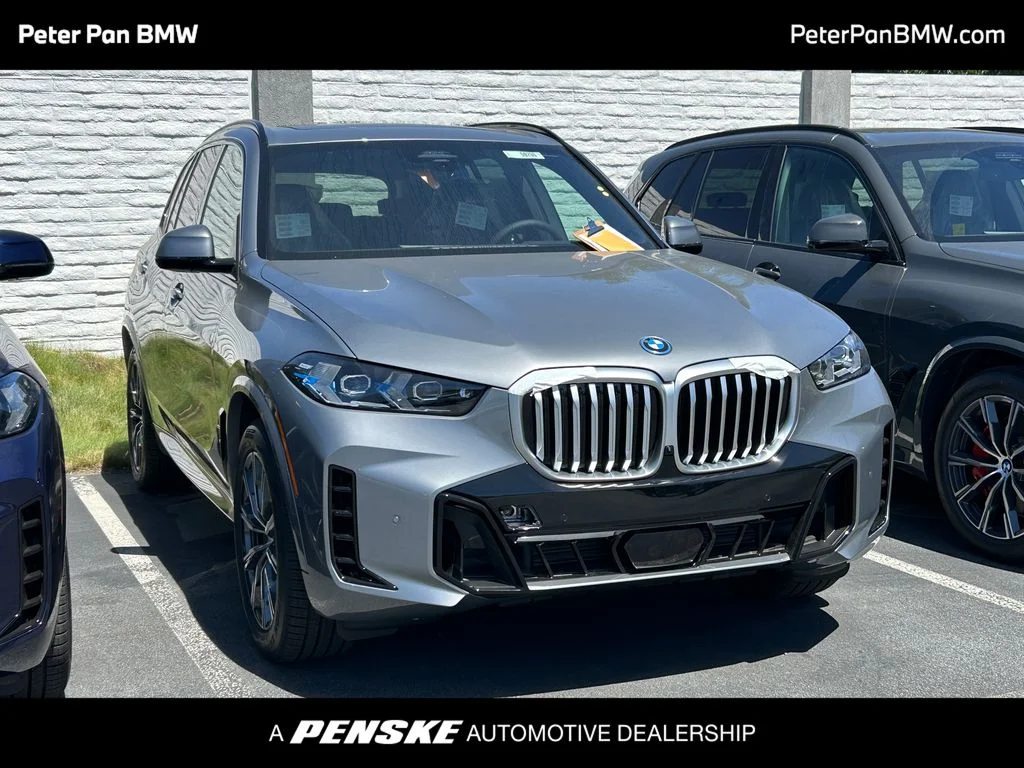 2026 BMW X5 xDrive50e's photo