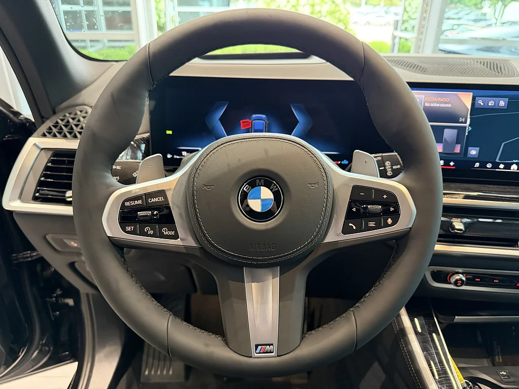 New 2026 Carbon Black Metallic BMW xDrive40i image 9