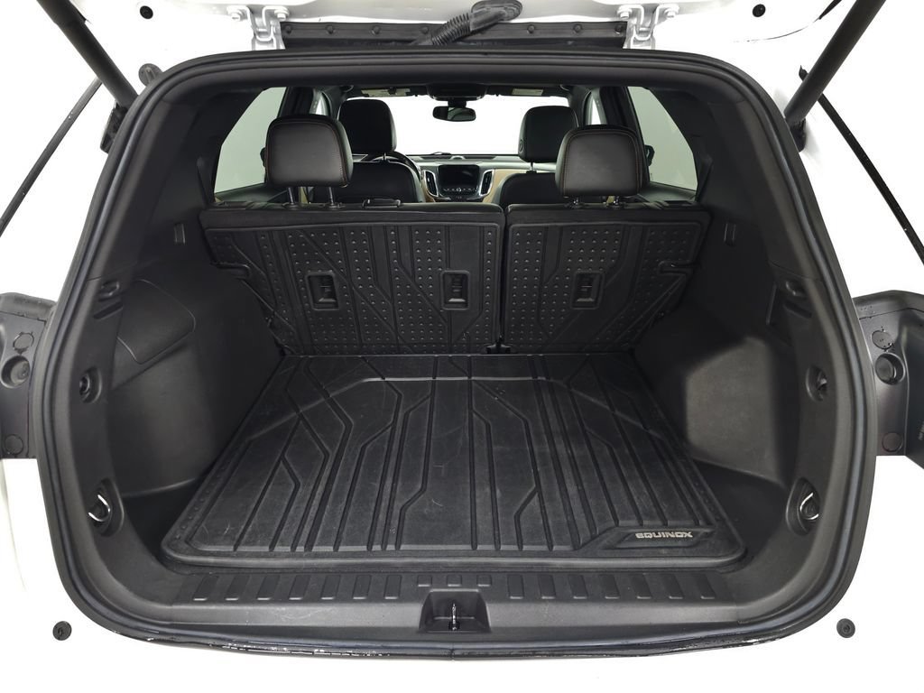 Used 2022 IRIDESCENT PEARL TRICOAT Chevrolet Premier image 7