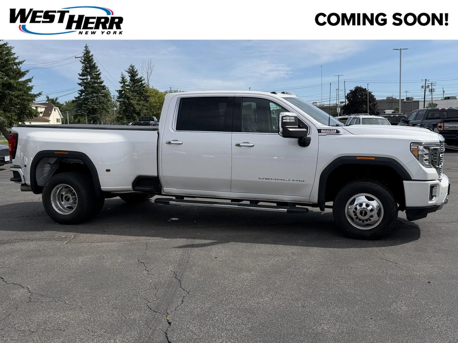 Used 2020 White Frost Tricoat GMC Denali image 1