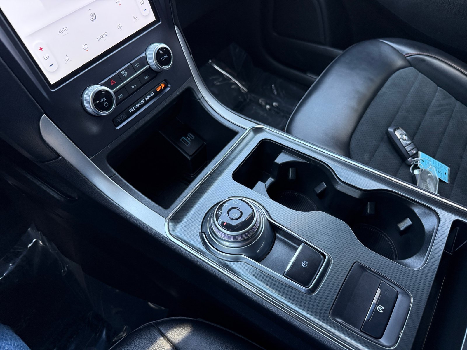 Used 2022 White Metallic Ford ST Line image 13