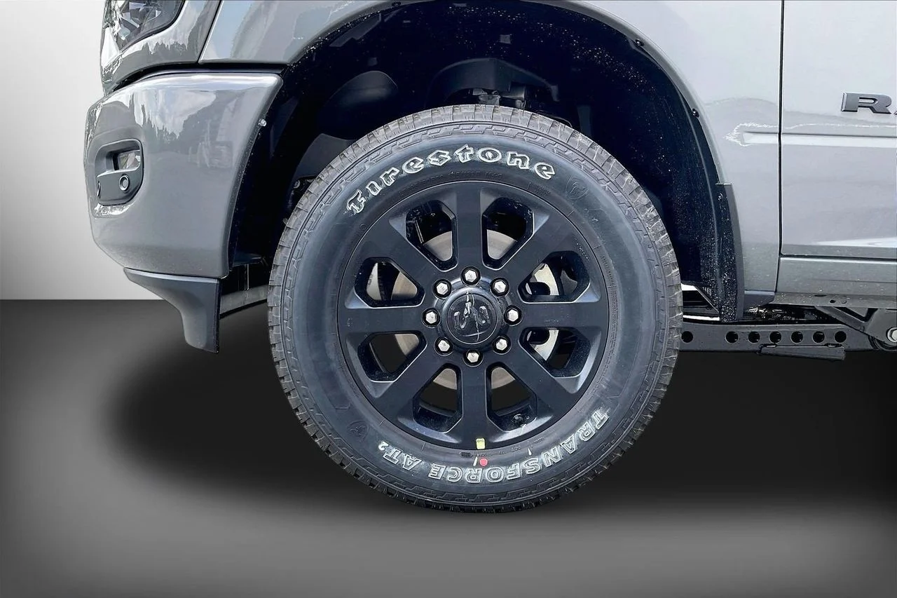 New 2027 Ceramic Gray Clear-Coat Exterior Paint RAM Laramie image 31
