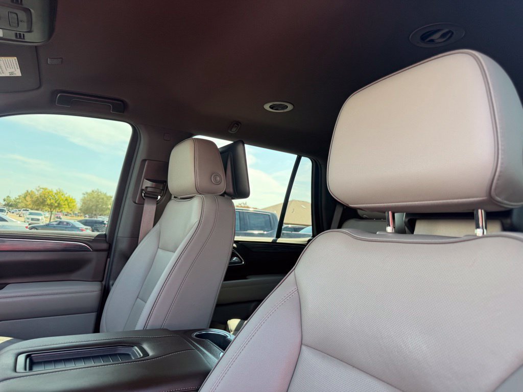 Used 2022 WHITE FROST TRICOAT GMC SLT image 30