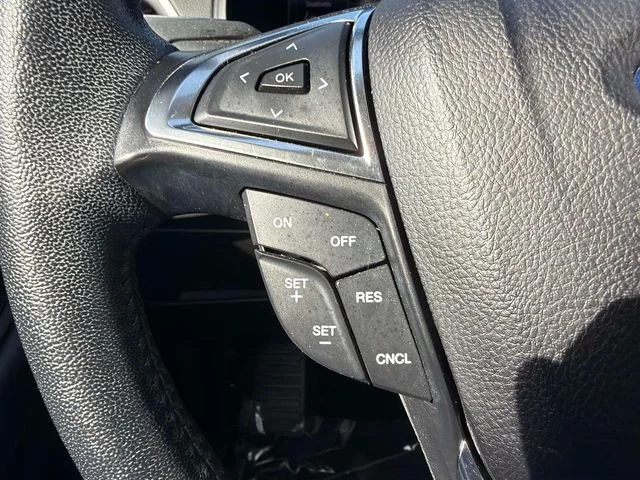 Used 2022 Red Ford SEL image 31