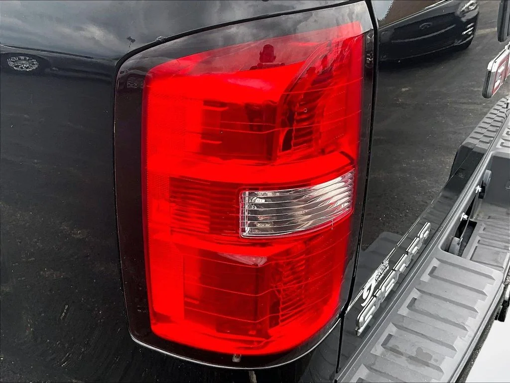 Used 2015 Black GMC Denali image 31