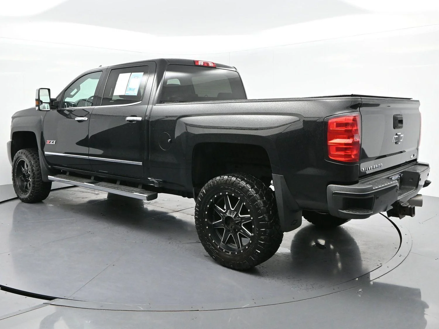 Used 2019 Black Chevrolet LTZ image 5