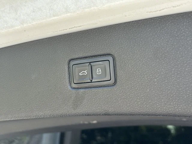 Used 2022  Audi 55 Premium Plus image 12
