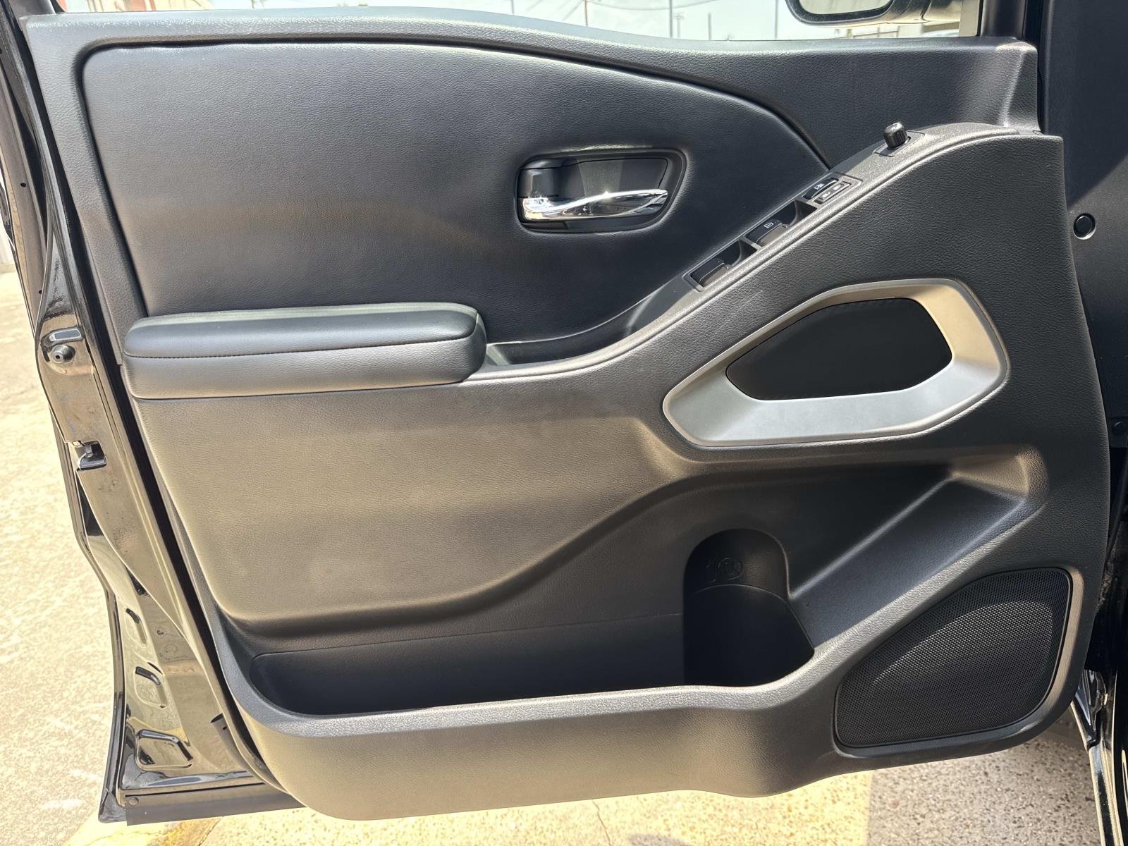 Used 2025 Super Black Nissan SV image 18