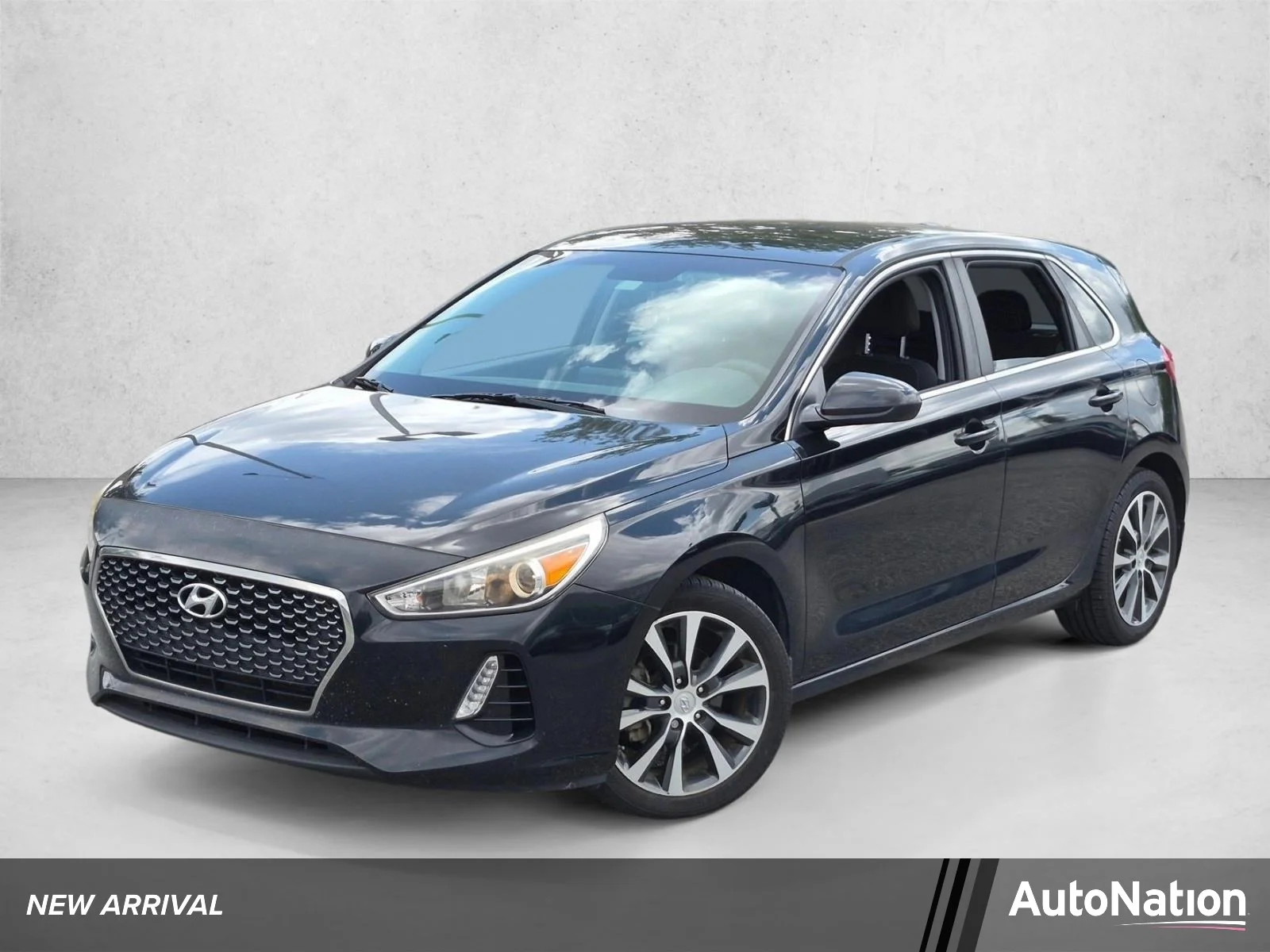 Used 2018 Black Noir Pearl Hyundai  image 1