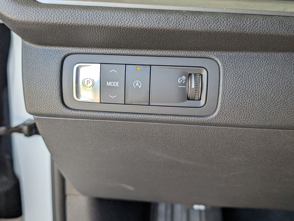 Used 2024 Summit White Chevrolet LT image 14