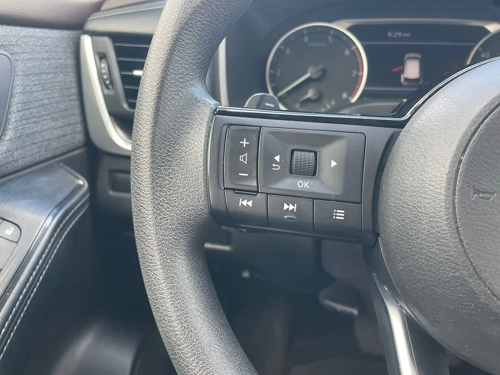 Used 2023 Silver Nissan SV image 12