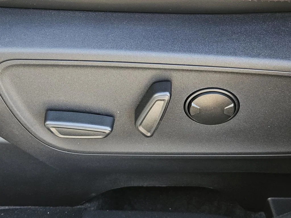 New 2026 Carbonized Gray Metallic Ford Outer Banks® image 28