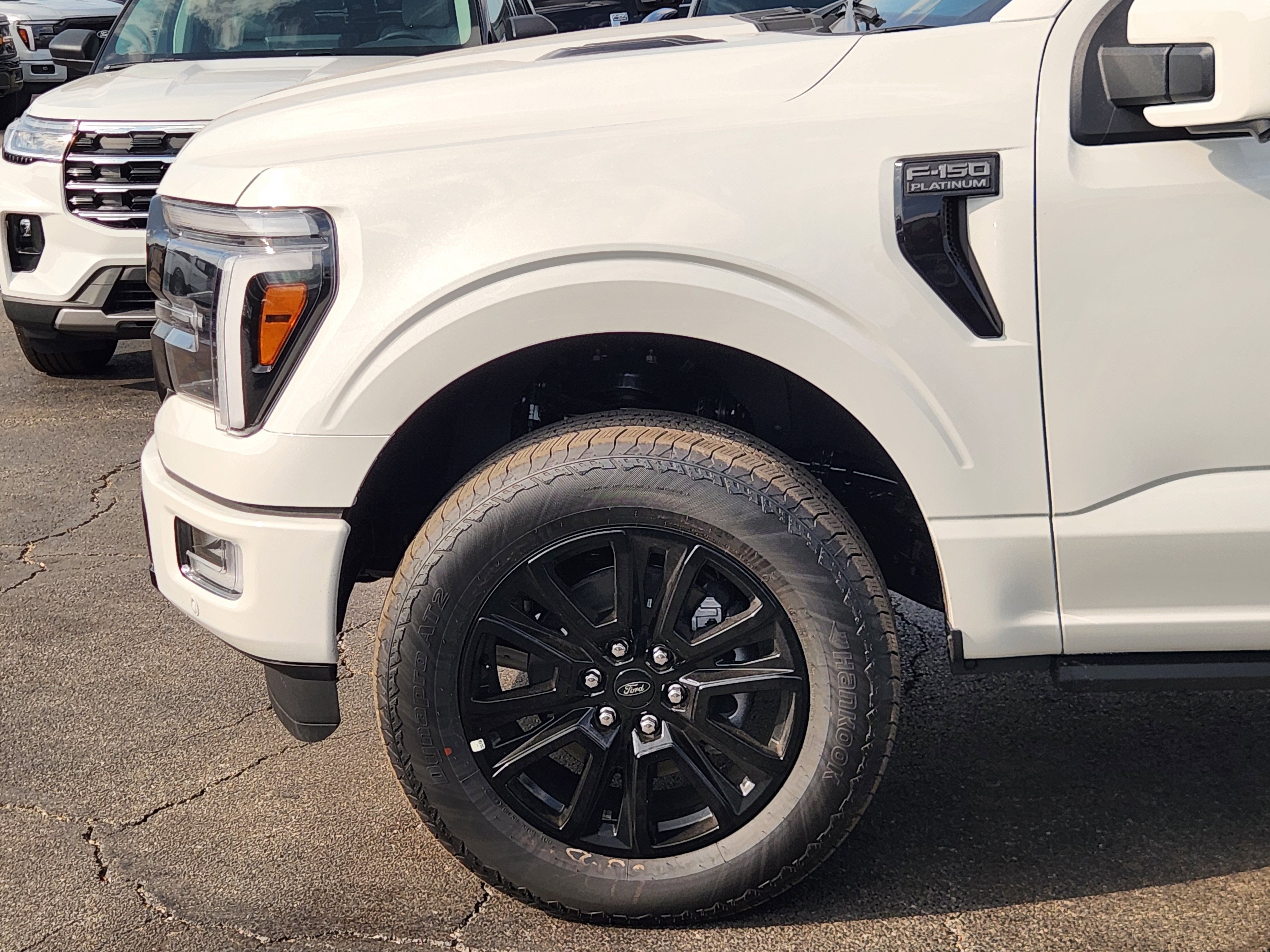 New 2025 Star White Metallic Tricoat Ford Platinum image 6
