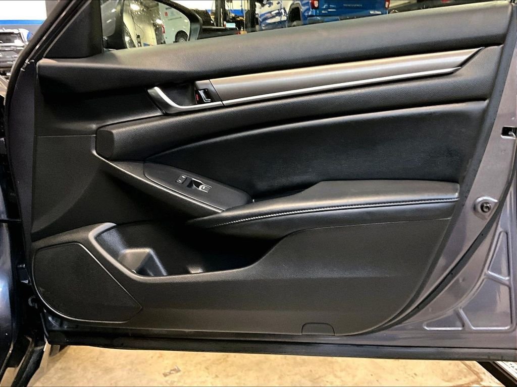 Used 2018 Gray Honda LX image 12