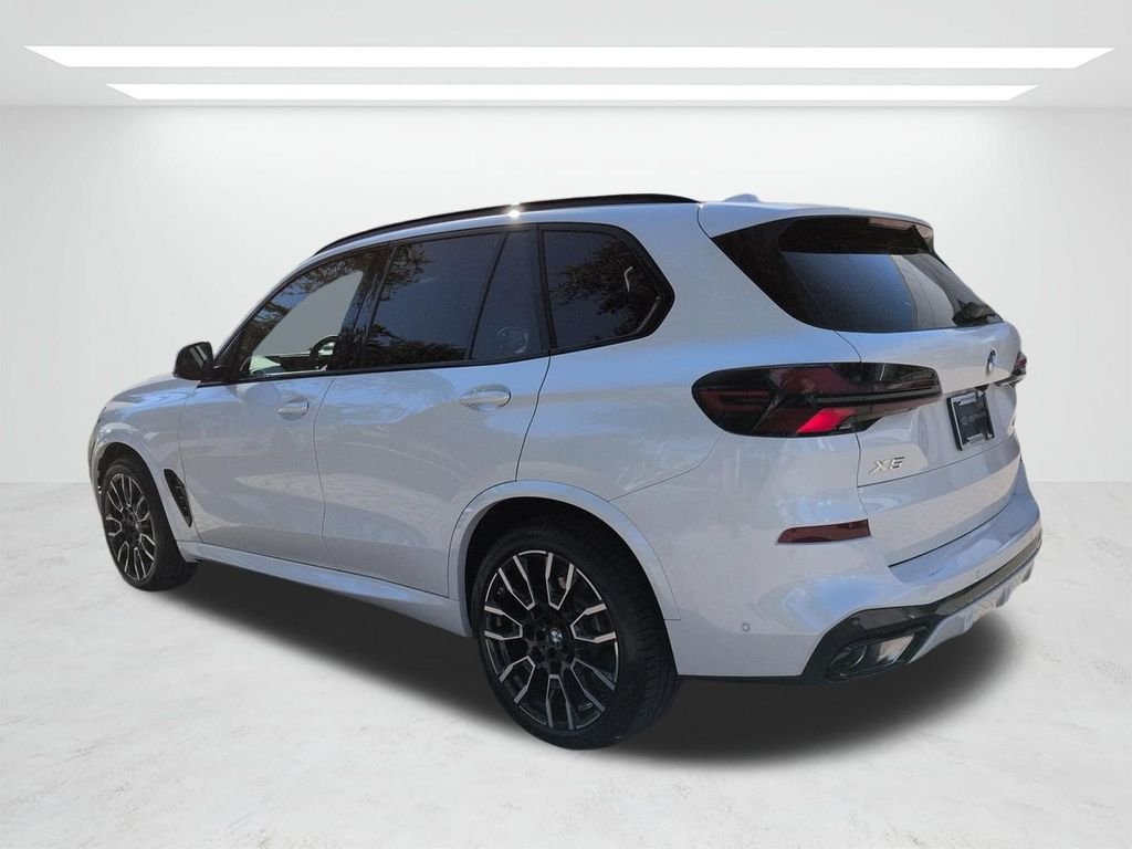 New 2026 White Metallic BMW xDrive40i image 6