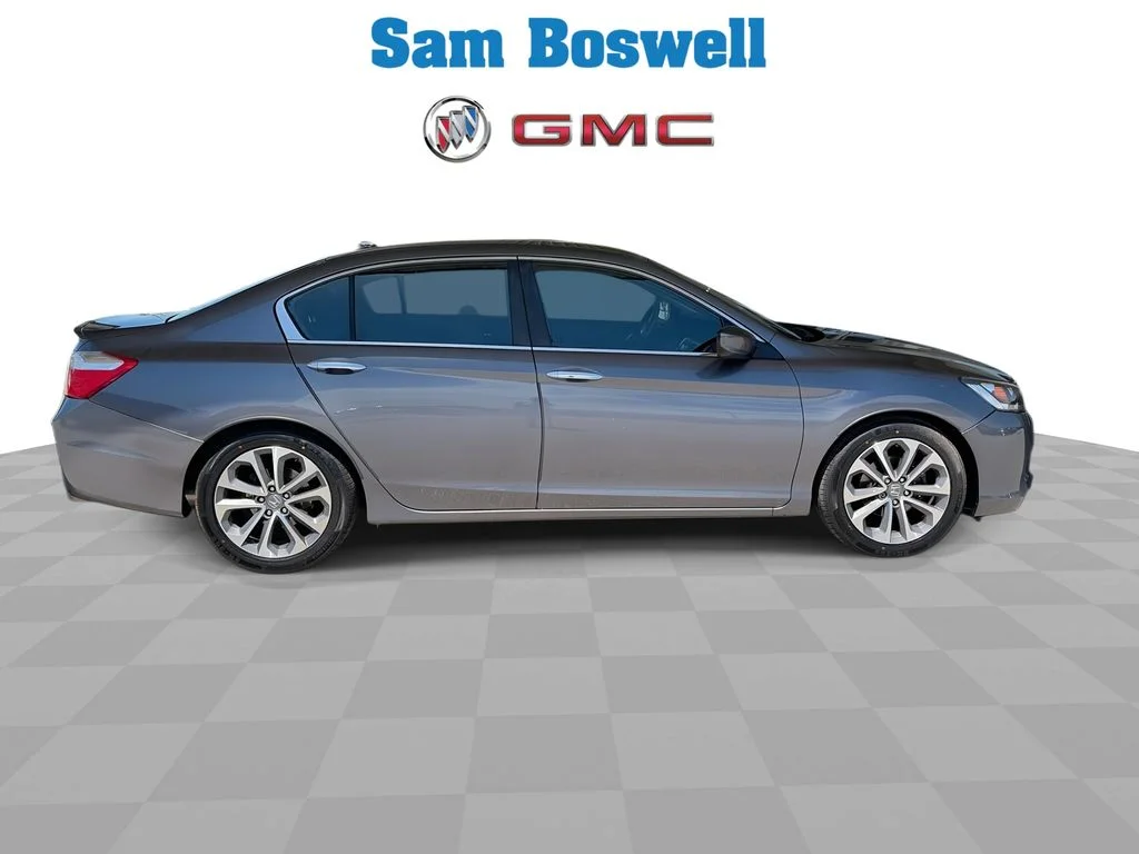 Used 2015  Honda Sport image 9