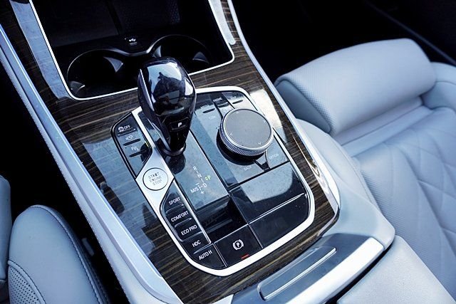 Used 2023 Gray BMW xDrive40i image 31