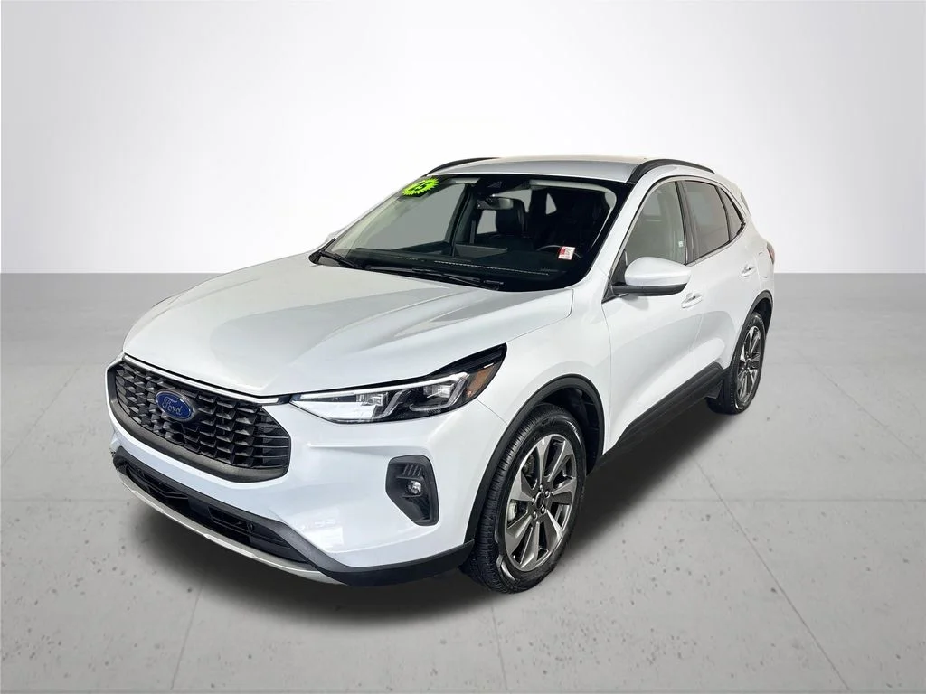Used 2025 Silver Ford Platinum image 2