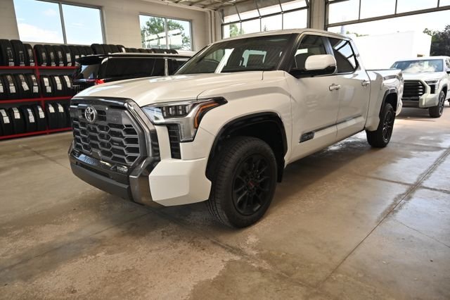New 2026 Wind Chill Pearl <sup>1</sup> Toyota  Platinum image 8