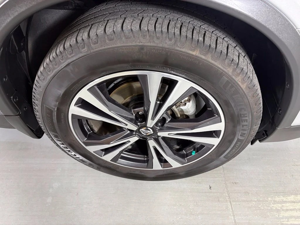 Used 2020 Silver Nissan SV image 10