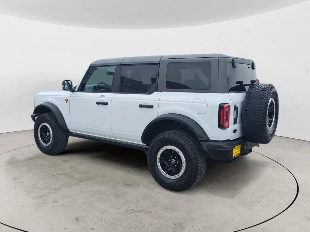 Used 2023 White Ford Badlands image 3