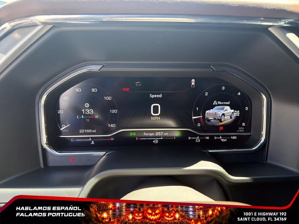 Used 2025 White Frost Tricoat GMC Denali image 21