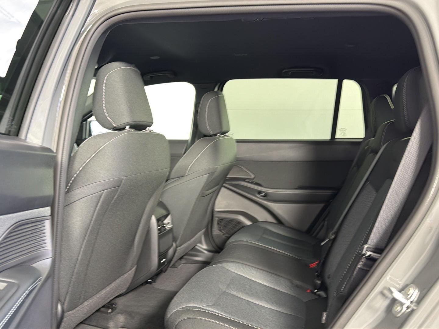 New 2026 Sting-Gray Clear-Coat Exterior Paint Jeep Laredo image 9