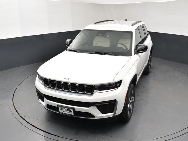 New 2026 Bright White Clear-Coat Exterior Paint Jeep Limited image 14