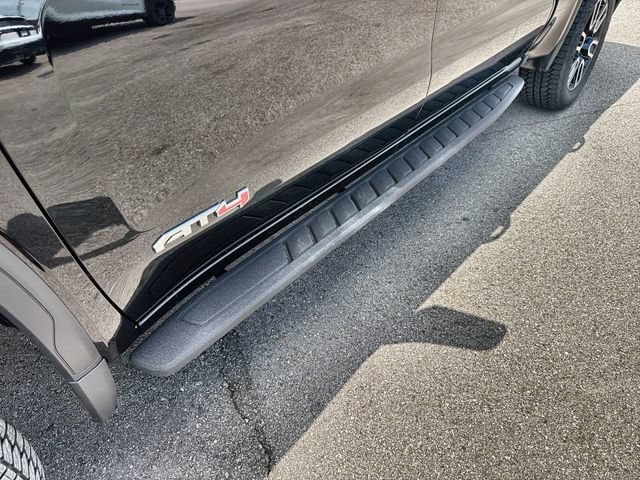 Used 2025 Onyx Black GMC AT4 image 23
