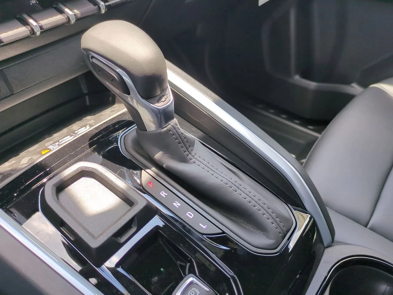 2025 Chevrolet Colorado LT - Photo 16