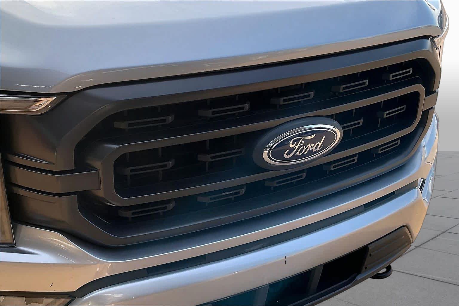 Used 2023 Iconic Silver Ford XLT image 28