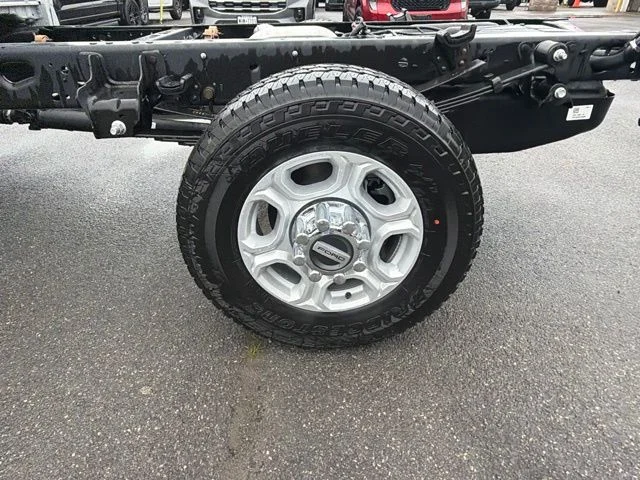 New 2026 Avalanche Gray Ford F-350® XLT image 15