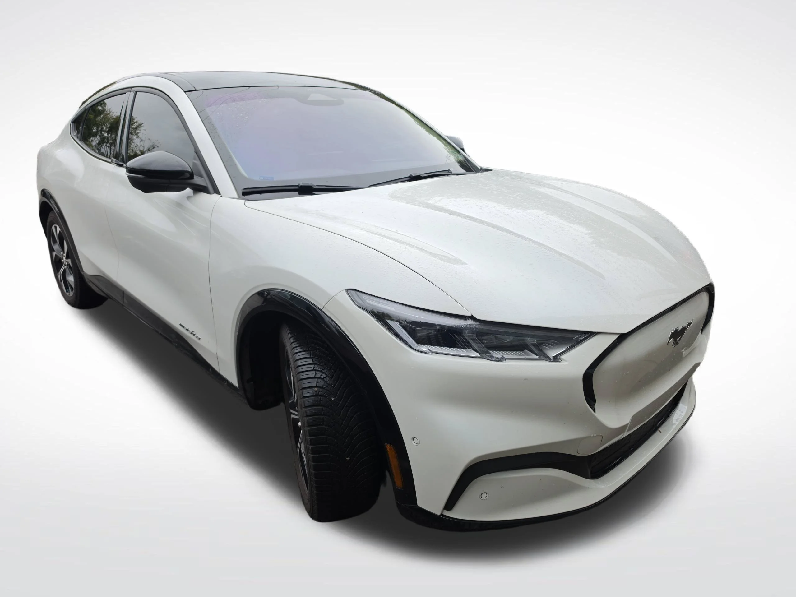 Used 2023 White Metallic Ford Premium image 3