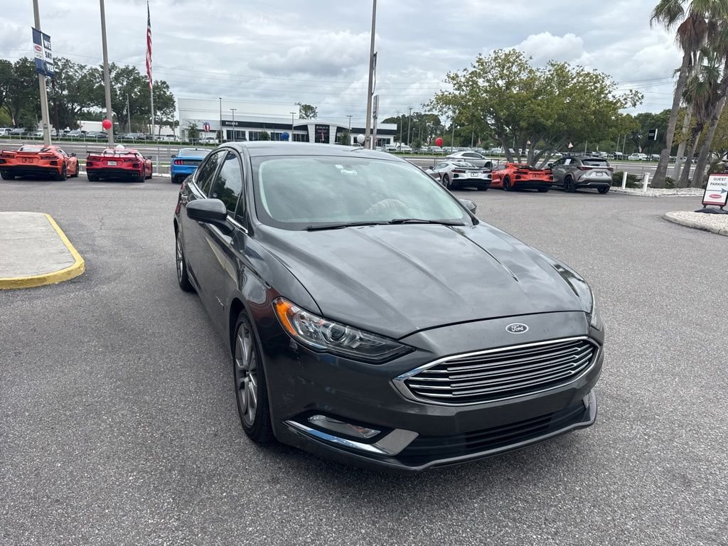 2017 Ford Fusion SE's photo
