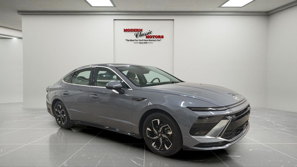 Used 2024 Blue Hyundai SEL image 1