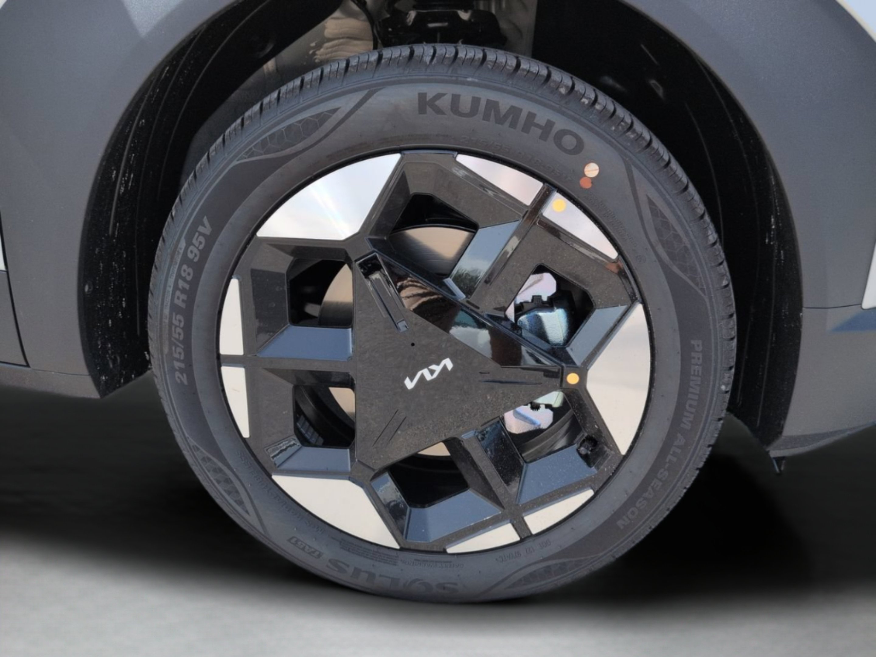 New 2027 Ivory Silver Kia S image 29