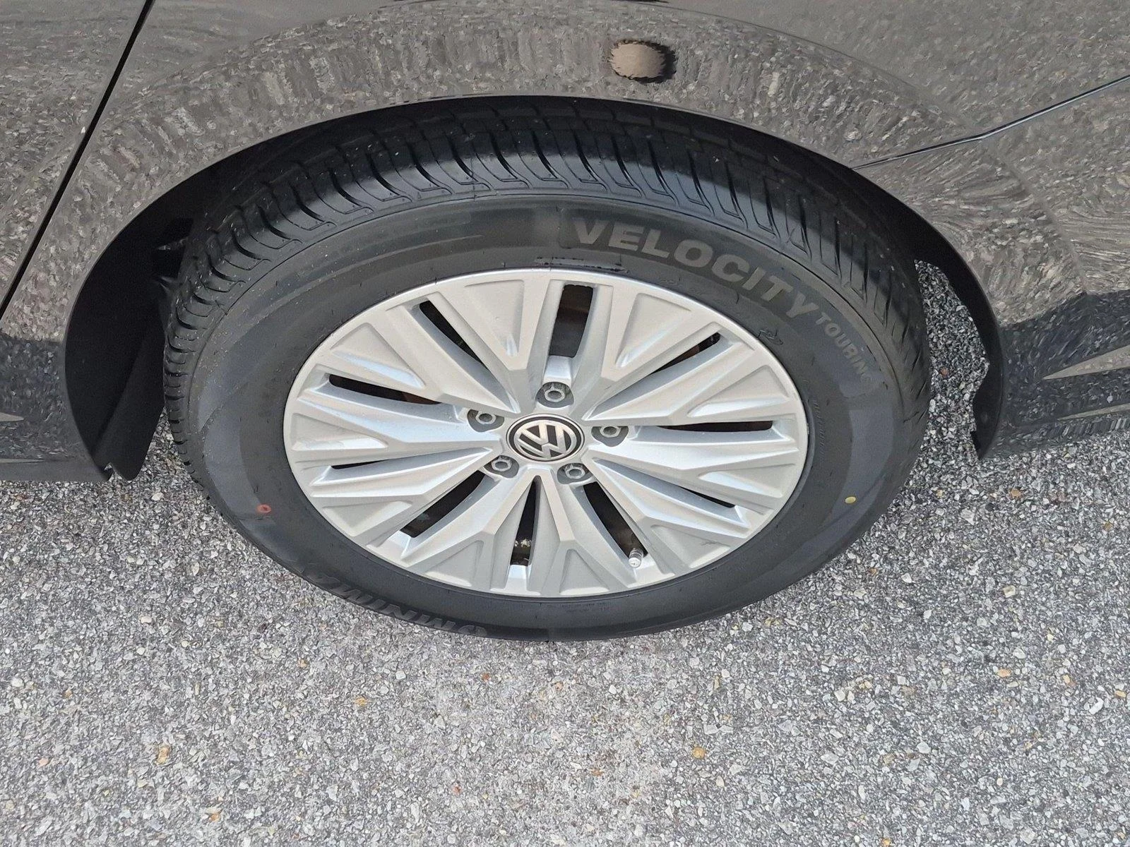 Used 2020 Black Uni Volkswagen S image 11