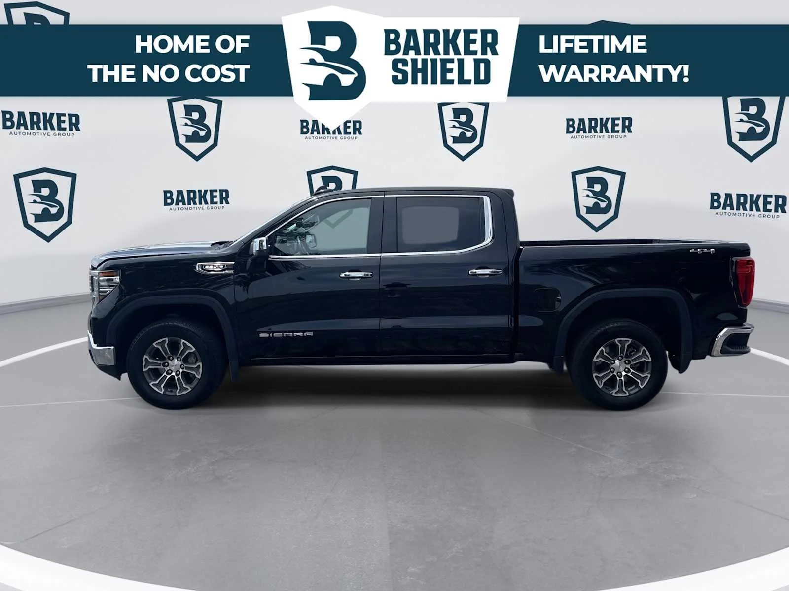 Used 2025 Onyx Black GMC SLT image 6