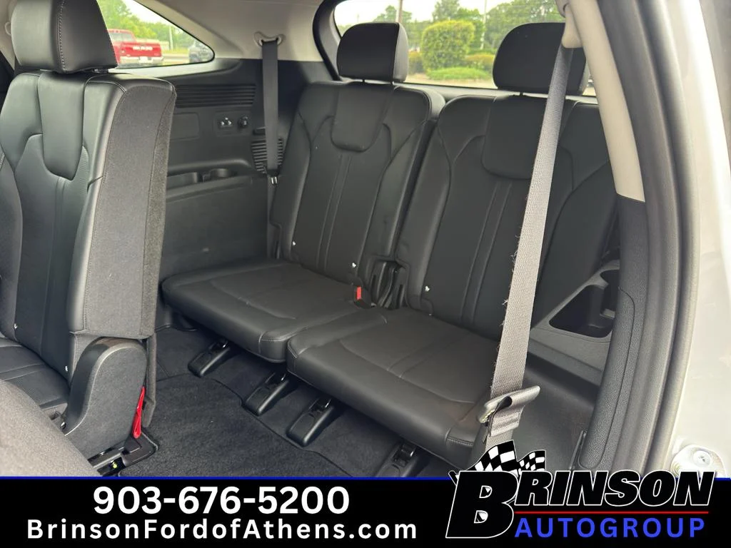 Used 2024 Wolf Gray Kia S image 14