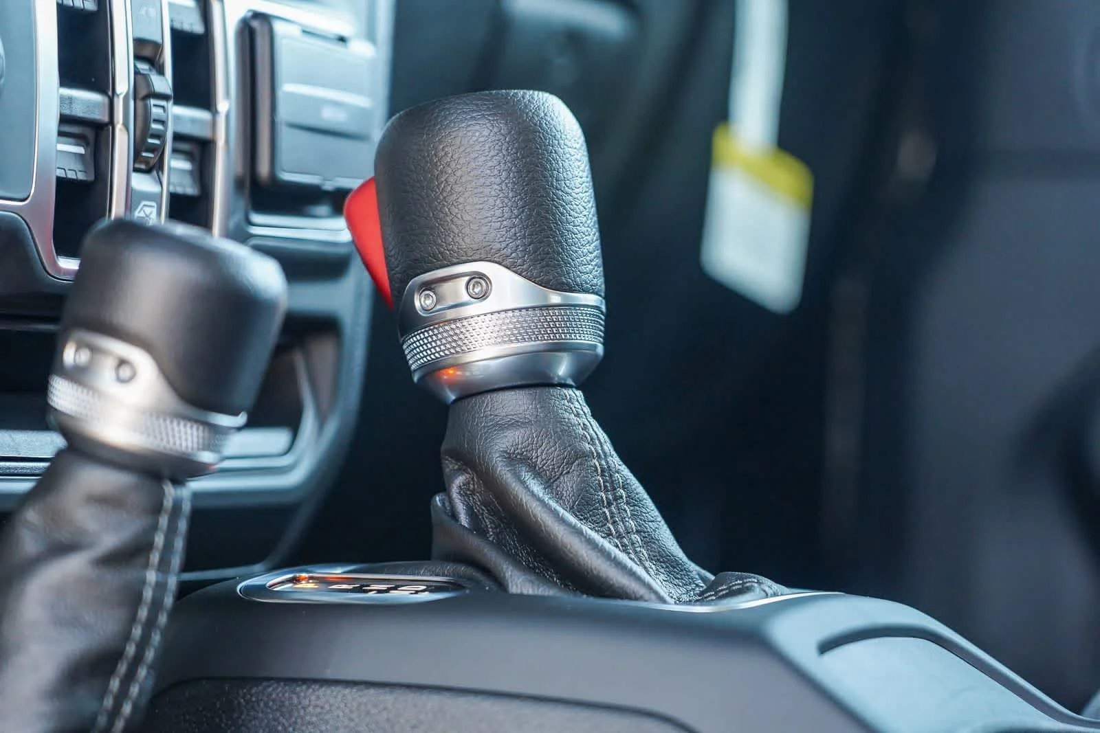 2025 Jeep Wrangler 4-Door Sahara - Photo 24
