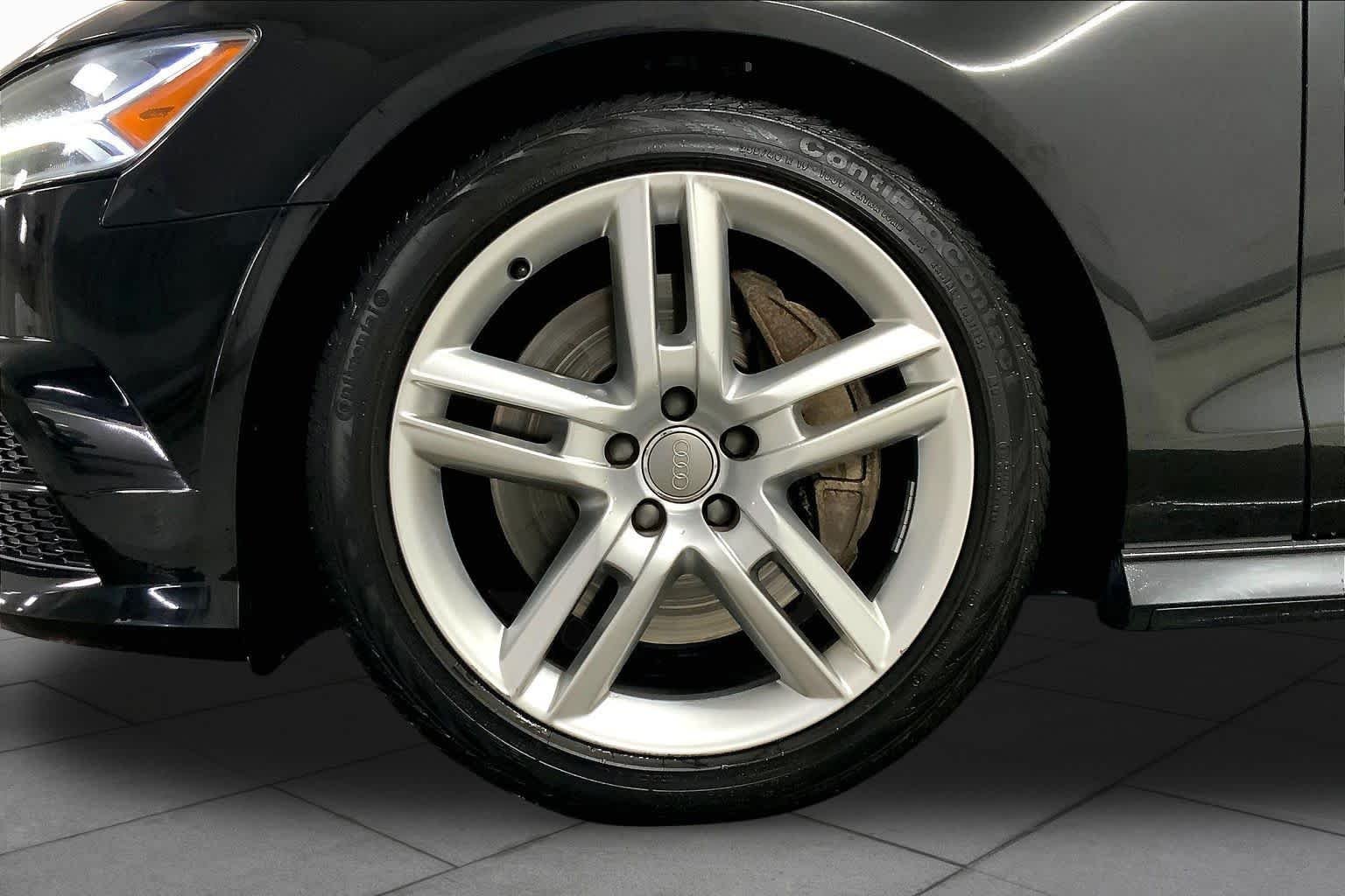 Used 2017 Mythos Black Metallic Audi Premium image 11