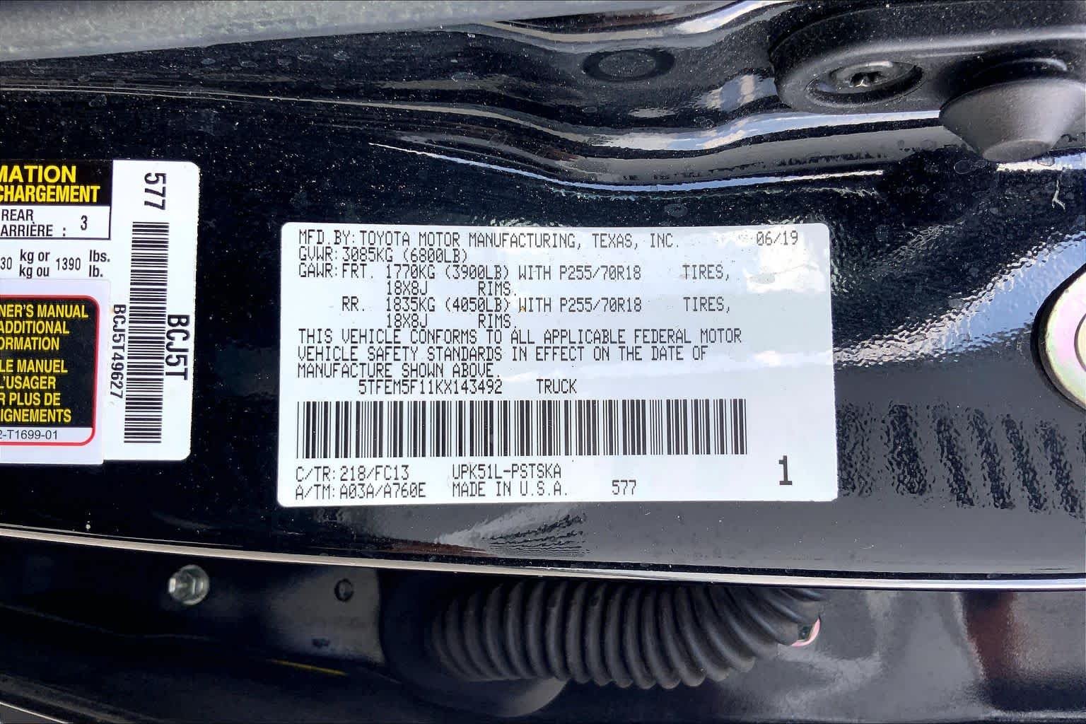 Used 2019 Midnight Black Metallic Toyota SR5 image 36