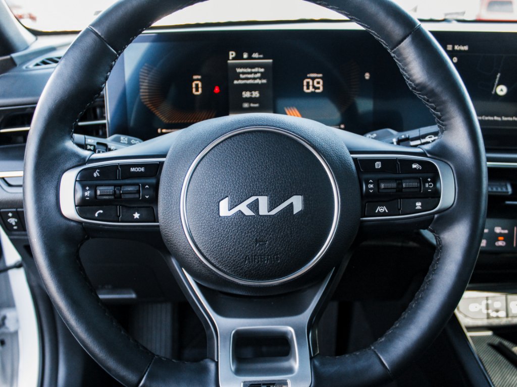 Used 2025 Snow White Pearl Kia GT-Line image 11