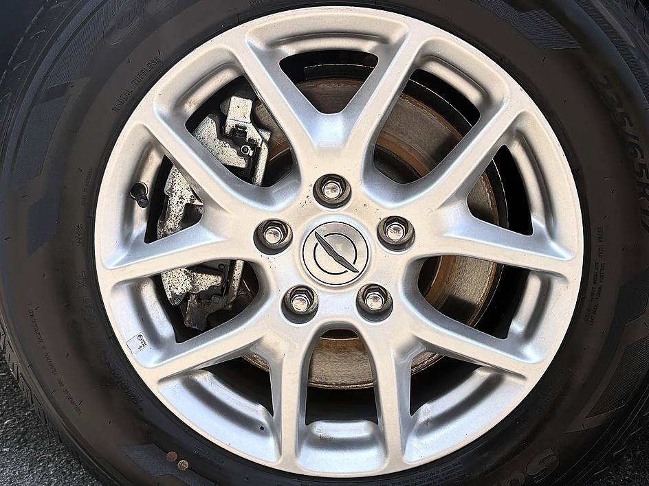Used 2024 Bright White Clearcoat Chrysler Touring L image 7