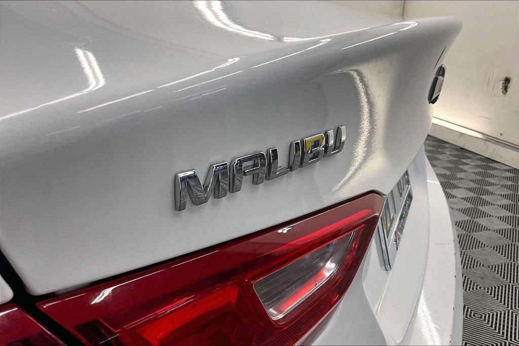 Used 2024 Summit White Chevrolet 1LT image 30