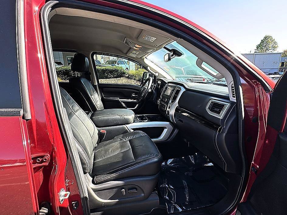 Used 2017 Cayenne Red Nissan SV image 32