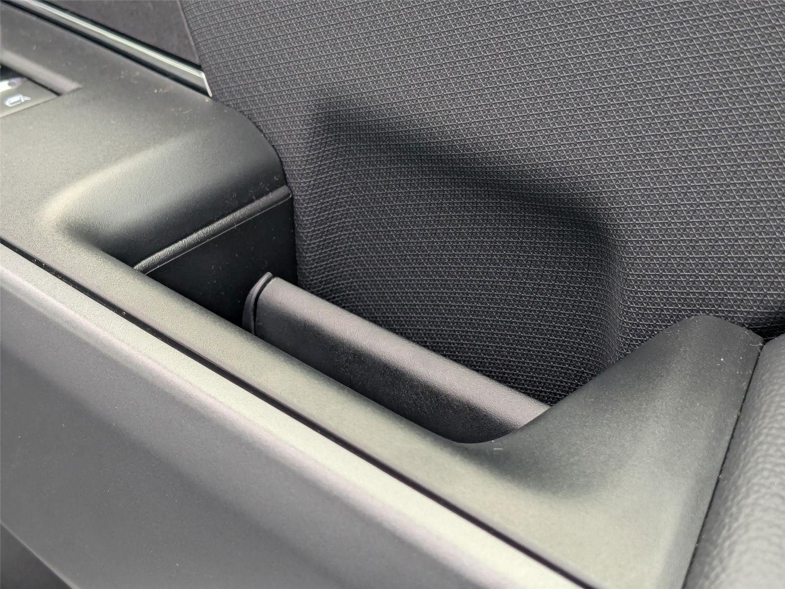 New 2025 Oxford White Ford XLT image 33