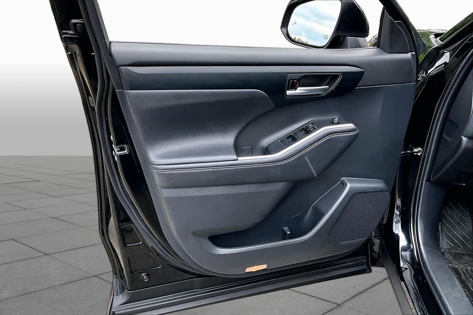 Used 2023 Midnight Black Metallic Toyota Hybrid XLE image 21