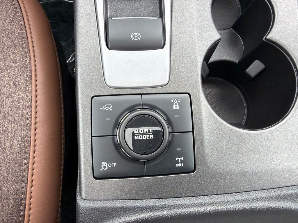 New 2026 Orange Fury Metallic Tri-Coat Ford Outer Banks® image 32